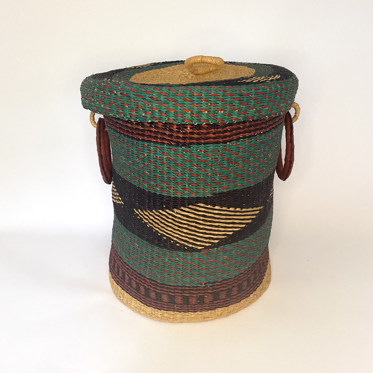 Large Lidded Laundry Baskets